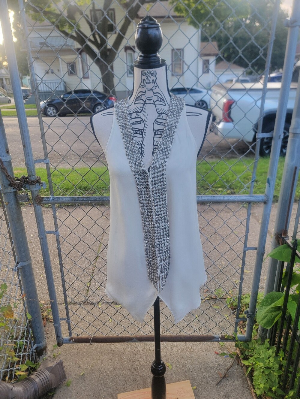 Parker 100% Silk Ivory Silver Beaded Sleeveless Blouse Tank Size L